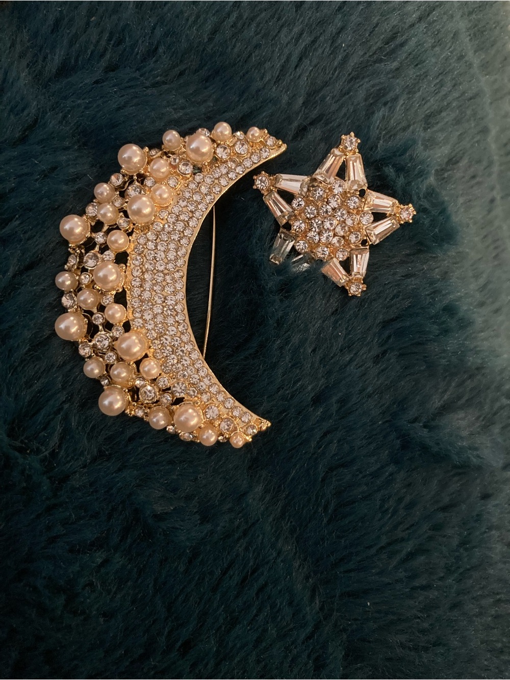 SET of 2 brooches. Gold Pearl Crescent Moon & Star Brooch Set -
